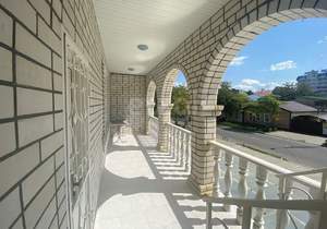 Дом 261м&sup2;, 3-этажный, участок 3 сот.  