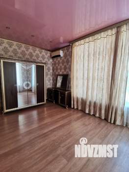 Дом 264м&sup2;, 2-этажный, участок 3 сот.  