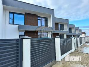 Таунхаус 150м², 2-этажный, участок 2 сот.  