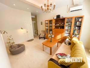 Дом 440м&sup2;, 1-этажный, участок 6 сот.  