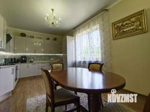 Дом 220м², 2-этажный, участок 6 сот.  