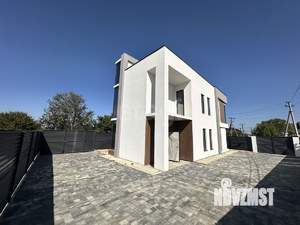 Дом 209м&sup2;, 2-этажный, участок 3 сот.  