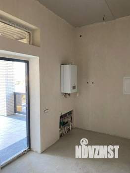 Дом 100м&sup2;, 2-этажный, участок 4 сот.  