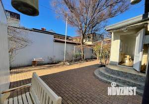 Дом 182м&sup2;, 2-этажный, участок 4 сот.  