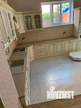 Дом 320м&sup2;, 3-этажный, участок 6 сот.  