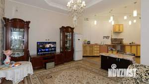 Дом 500м&sup2;, 2-этажный, участок 3 сот.  