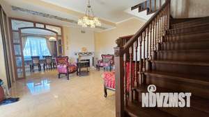 Дом 532м&sup2;, 3-этажный, участок 10 сот.  