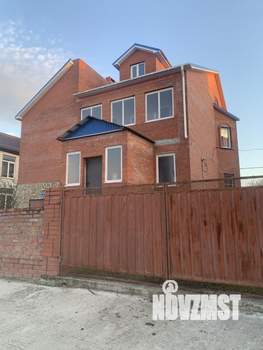 Дом 420м&sup2;, 4-этажный, участок 10 сот.  