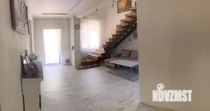 Дом 180м², 2-этажный, участок 5 сот.  