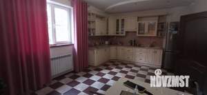 Дом 373м&sup2;, 2-этажный, участок 10 сот.  