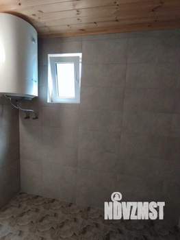 Дом 100м&sup2;, 2-этажный, участок 6 сот.  