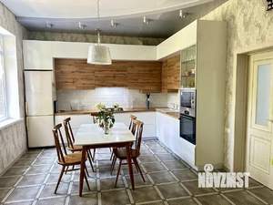 Дом 185м², 2-этажный, участок 8 сот.  