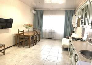 Дом 195м&sup2;, 3-этажный, участок 3 сот.  