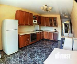 Дом 258м&sup2;, 3-этажный, участок 6 сот.  