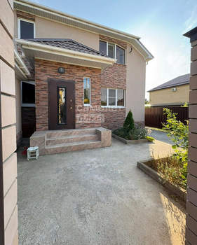 Дом 197м&sup2;, 2-этажный, участок 4 сот.  