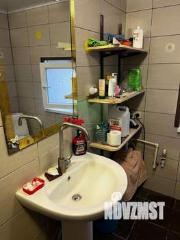 Дом 61м&sup2;, 2-этажный, участок 5 сот.  