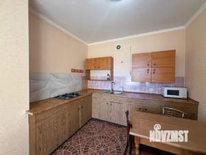 Дом 185м&sup2;, 2-этажный, участок 3 сот.  