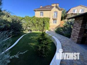 Коттедж 420м&sup2;, 3-этажный, участок 10 сот.  