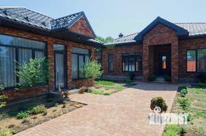 Дом 216м&sup2;, 2-этажный, участок 9 сот.  