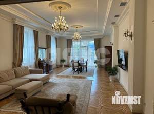 Дом 576м&sup2;, 2-этажный, участок 7 сот.  