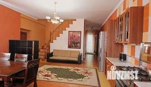 Дом 499м&sup2;, 3-этажный, участок 10 сот.  