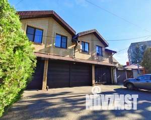 Коттедж 330м&sup2;, 2-этажный, участок 6 сот.  