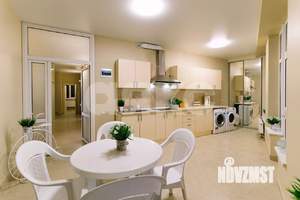 Дом 392м², 3-этажный, участок 4 сот.  