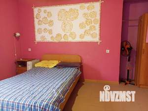 Дом 220м², 2-этажный, участок 6 сот.  