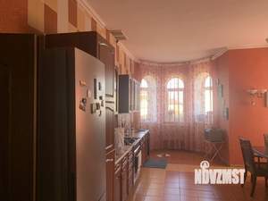 Дом 499м&sup2;, 2-этажный, участок 10 сот.  