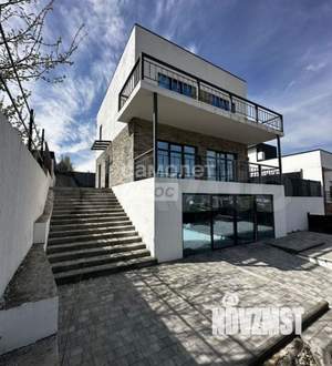 Коттедж 207м&sup2;, 3-этажный, участок 4 сот.  