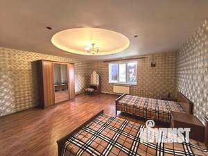 Дом 305м&sup2;, 2-этажный, участок 10 сот.  