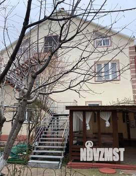 Дом 380м&sup2;, 3-этажный, участок 7 сот.  