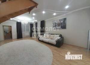 Дом 180м&sup2;, 2-этажный, участок 3 сот.  