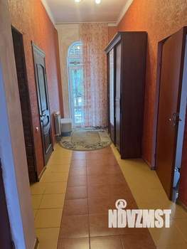 Дом 499м&sup2;, 3-этажный, участок 10 сот.  