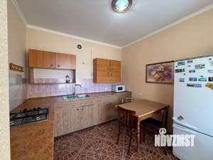 Дом 185м&sup2;, 2-этажный, участок 3 сот.  