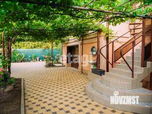 Дом 166м&sup2;, 3-этажный, участок 10 сот.  