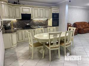 Дом 426м², 3-этажный, участок 9 сот.  