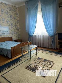 Дом 750м&sup2;, 2-этажный, участок 7 сот.  