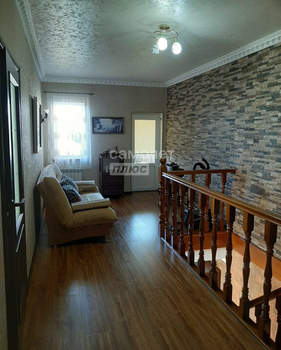 Дом 373м&sup2;, 2-этажный, участок 10 сот.  