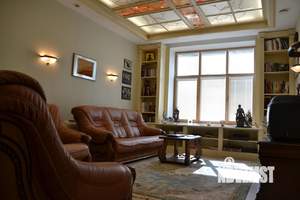 Дом 660м², 3-этажный, участок 26 сот.  