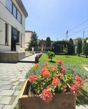 Дом 320м&sup2;, 2-этажный, участок 6 сот.  