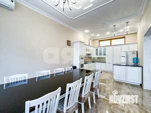 Дом 387м&sup2;, 2-этажный, участок 6 сот.  