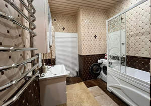 Дом 201м&sup2;, 2-этажный, участок 4 сот.  