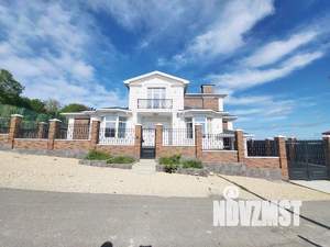 Коттедж 643м&sup2;, 2-этажный, участок 10 сот.  