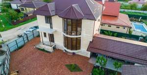 Дом 343м², 3-этажный, участок 8 сот.  