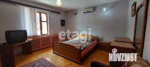 Дом 492м&sup2;, 3-этажный, участок 8 сот.  