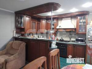 Дом 283м&sup2;, 3-этажный, участок 3 сот.  