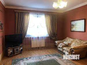 Дом 353м&sup2;, 2-этажный, участок 6 сот.  