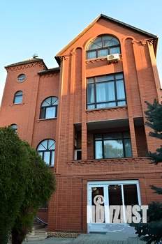 Дом 750м&sup2;, 2-этажный, участок 7 сот.  