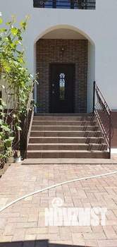 Дом 400м&sup2;, 2-этажный, участок 5 сот.  